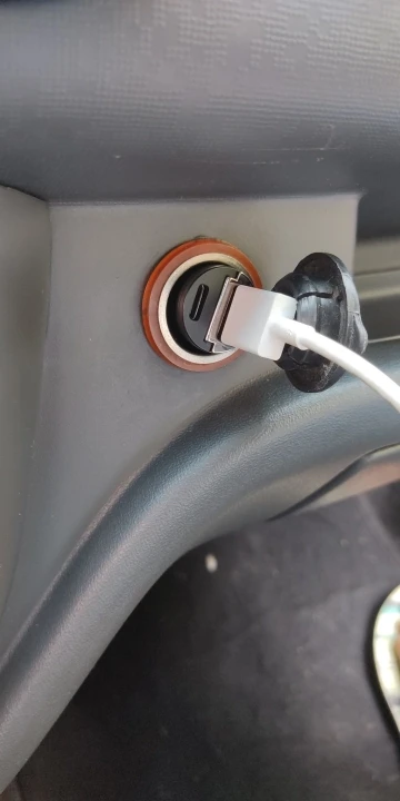 Mini Stealth USB/USB-C Car Quick Charger photo review