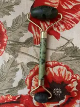 Rodillo de Jade para masaje Facial, rodillo de Jade verde y rosa, piedra Natural, herramientas para el rostro, mentón, cuello, belleza, cuidado de la piel