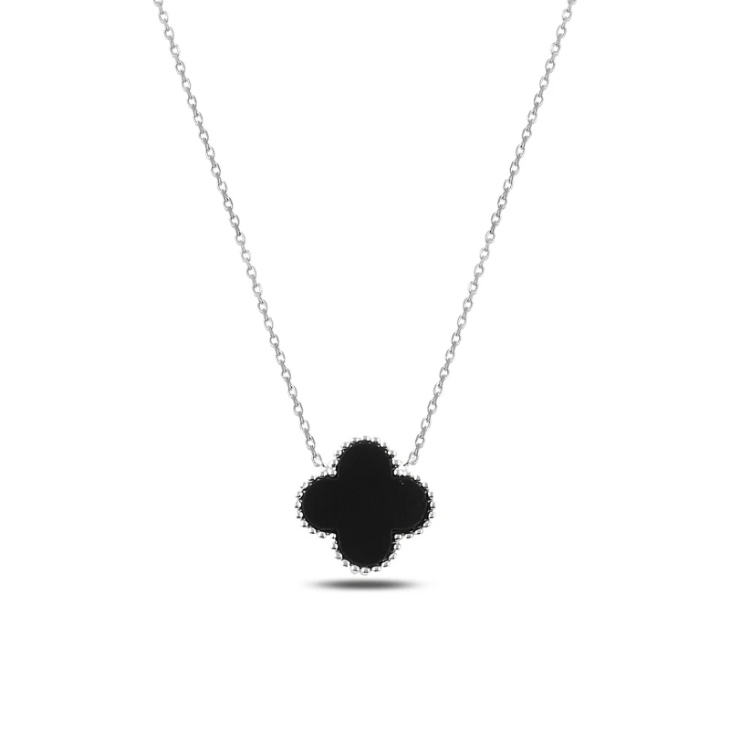 

Armagano Clover Necklace