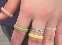 HUANZHI-Conjunto de anillos redondos de resina acrílica para mujer, colorido cuadrado geométrico, con diamantes de imitación, regalo de fiesta, 2021
