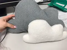 Almohada en forma de nube blanca y gris, cojín de peluche relleno, ropa de cama, habitación de bebé, decoración del hogar, regalo de cumpleaños de niña