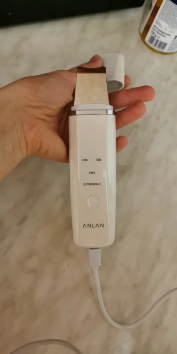Отзыв о товаре ANLAN Ультразвуковой скрабер скруббер, ионная лопатка для чистки лица, пилинг, лифтинг для лица, удаление угрей, терапия красным светом для удаления черных точек blackhead remover узи чистка ультразвуковая чистка лица от пользователя E***a