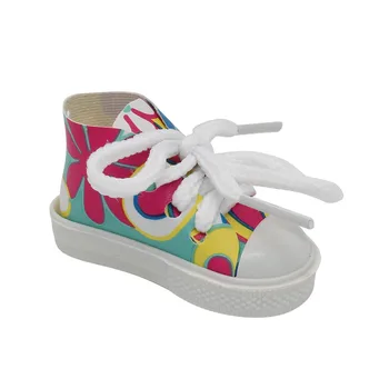 

"sneakers"," sneakers with laces", "pendants for key rings"