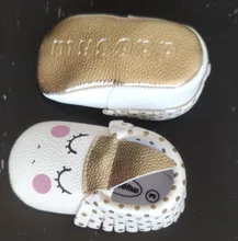 Zapatos antideslizantes con dibujos de princesa para bebés, suelas blandas de piel para primeros pasos, bonitos unicornios, de 0 a 18M