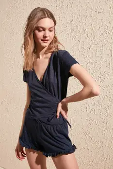 

Trendyol Double Breasted Lurexli Knitted Pajamas Set THMSS20PT0125
