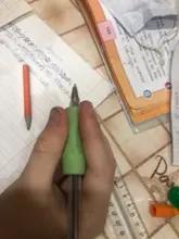 Juego de agarre de lápiz para mano izquierda, también para mano derecha, papelería escolar para niños, silicona suave, Ayuda de escritura a mano, 1 Juego