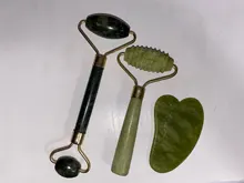 Rodillo de Jade para masaje Facial, masajeador verde de piedra Natural, levantamiento de cuello y cara, herramientas de cuidado de la piel, 2 uds.