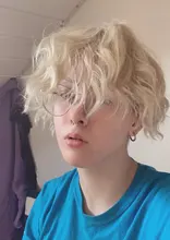 AILIADE-Peluca de cabello sintético para hombre, pelo corto rizado amarillo claro para fiesta, resistente al calor, transpirable