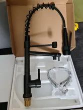 Grifo de doble boquilla y rociador para cocina, llave de agua extraíble de un solo mango con luz LED y pulverizador manual, color bronce y negro