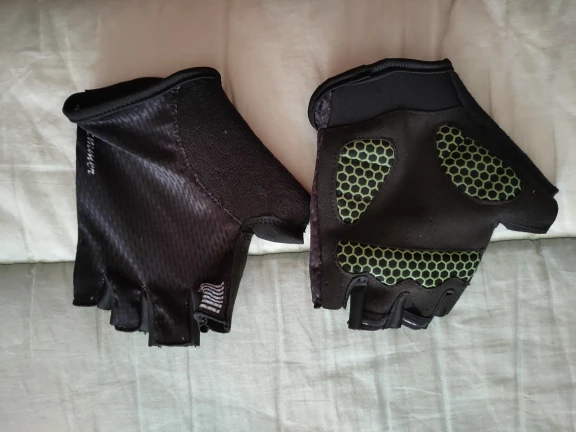 Unisex Sports Fingerless Gloves photo review