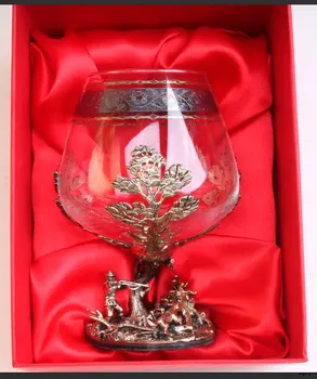 

Business souvenir glass for Cognac "hunting for a bear"