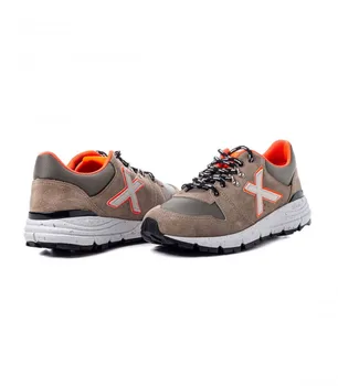 

Munich Fuga 27 trainers