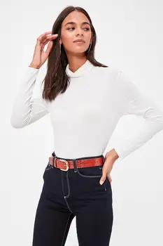 

Trendyol Upright Collar Knitted Blouse TWOAW20BZ1114