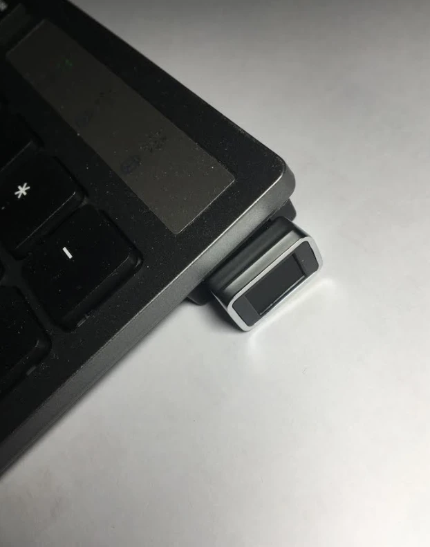 Отзыв о товаре USB-считыватель отпечатков пальцев для безопасных ключей Windows, биометрический сканер отпечатков пальцев, сенсорный модуль для мгновенного прикосновения, простой в использовании, 1 шт. от пользователя V***o