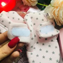 Zapatos medias para bebé recién nacido, botines para primeros pasos, de algodón, cómodos, suaves, antideslizantes, cálidos, para cuna