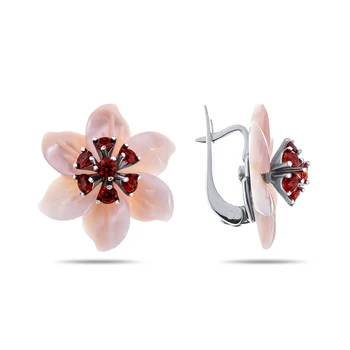 

Silver earrings with Garnet
