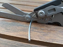 Tijeras de Respuesta de Emergencia Raptor 6 en 1, con cortador de Correa y interruptor de vidrio negro con funda Compatible con MOLLE