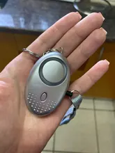 Alarma de seguridad Personal de emergencia portátil, autodefensa, 130 decibeles, luz LED, llavero de seguridad, pedante para mujer y niño