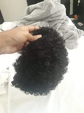 Lidia-Peluca de cabello sintético para mujer, pelo corto de 4 pulgadas con rizos, 100%, Kanekalon, fibra resistente al calor, color negro Natural, para uso diario y fiesta