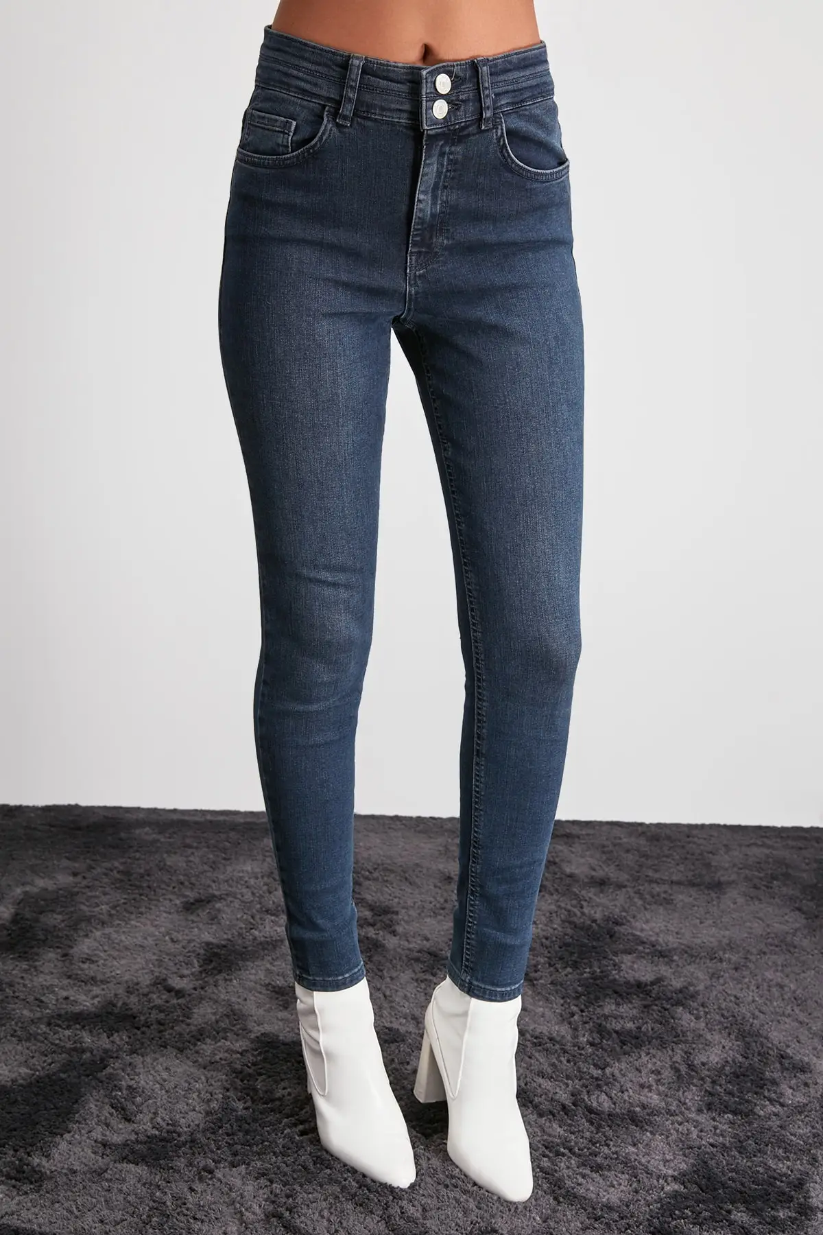 Trendyol джинсы-скинни с высокой талией и поясом TWOAW20JE0447
