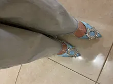 Zapatos de tacón alto con diamantes de imitación para mujer, calzado de seda satinada con punta puntiaguda, sin cordones, para boda, talla grande 41 42