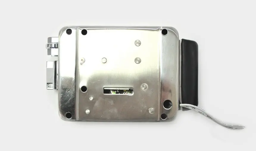 zamok-dlya-otkatnyh-vorot-svoimi-rukami-atis-lock