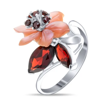 

Silver ring with Garnet