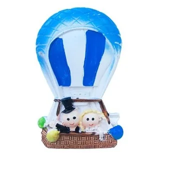 

Flying Balonda Bride Groom Terrarium Object