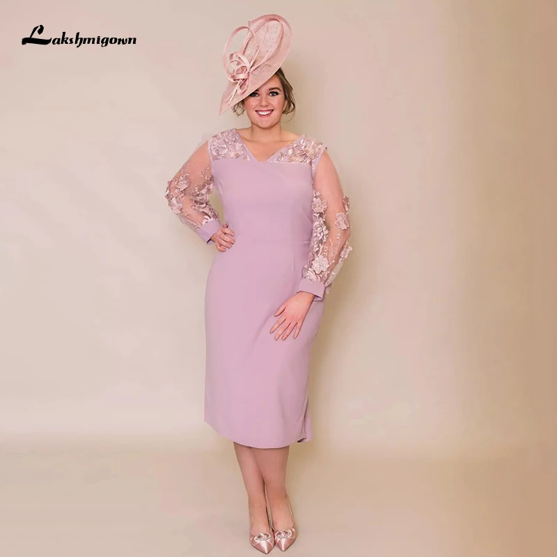

Lakshmigown Elegant Plus Size Mother of the Bride Dresses V Neck with 3D Lace Sleeve and Soft Flare Wedding Party Dress