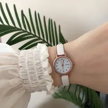 Las mujeres de moda blanco relojes pequeños 2019 marca Ulzzang señoras cuarzo reloj de pulsera Simple Retr Montre Femme con banda de cuero reloj