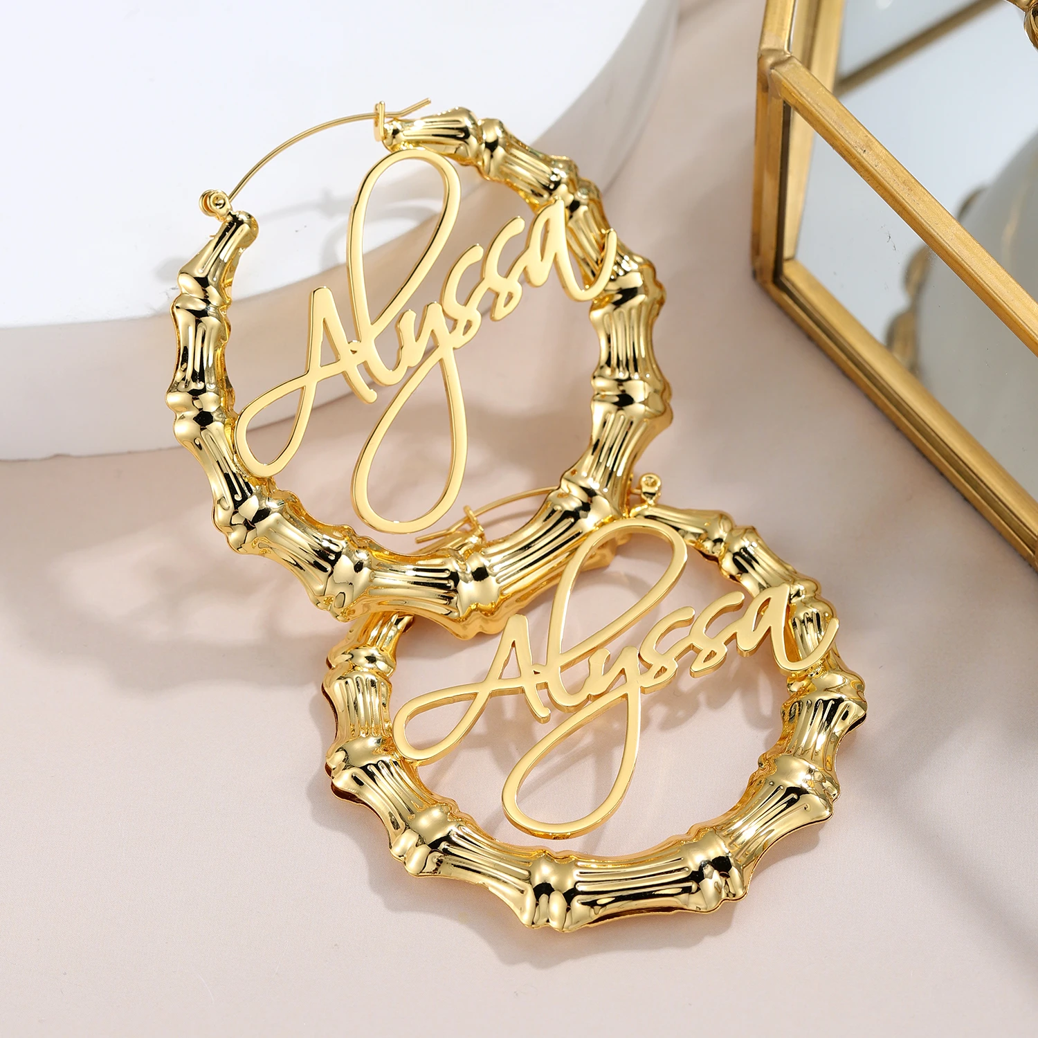 Top more than 155 girl with a bamboo earring latest seven.edu.vn