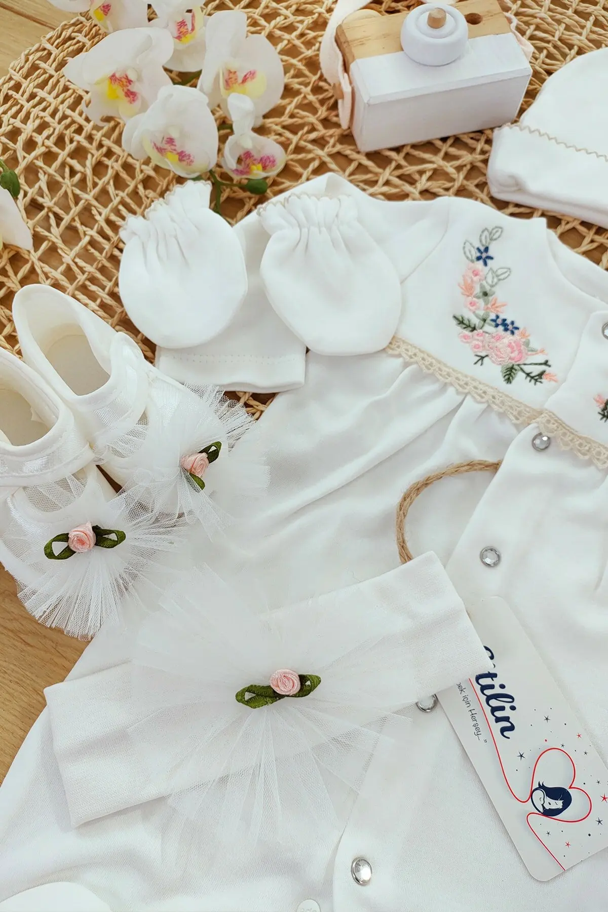 Рисунок 4 - Комплект нижнего белья для новорожденных