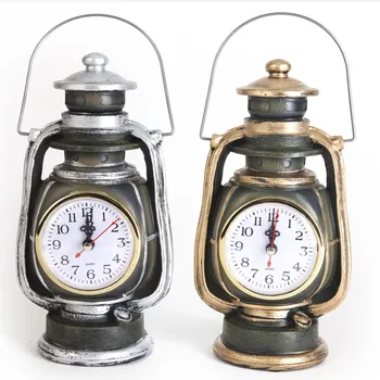 

Decorative Nostalgic Tumbled Gas Lamp Clock Desktop Trinket Office