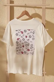 

Trendyol Printed Semifitted Knitted T-Shirt TWOSS20TS1472