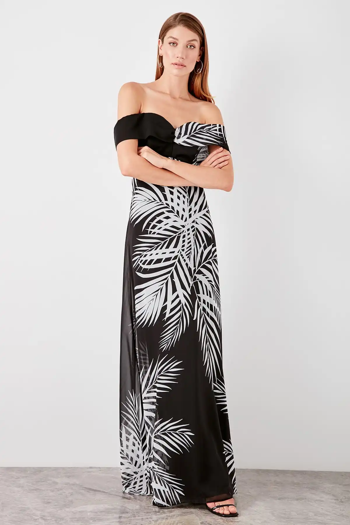 Trendyol вечернее платье с цветочным рисунком TPRSS19HS0078