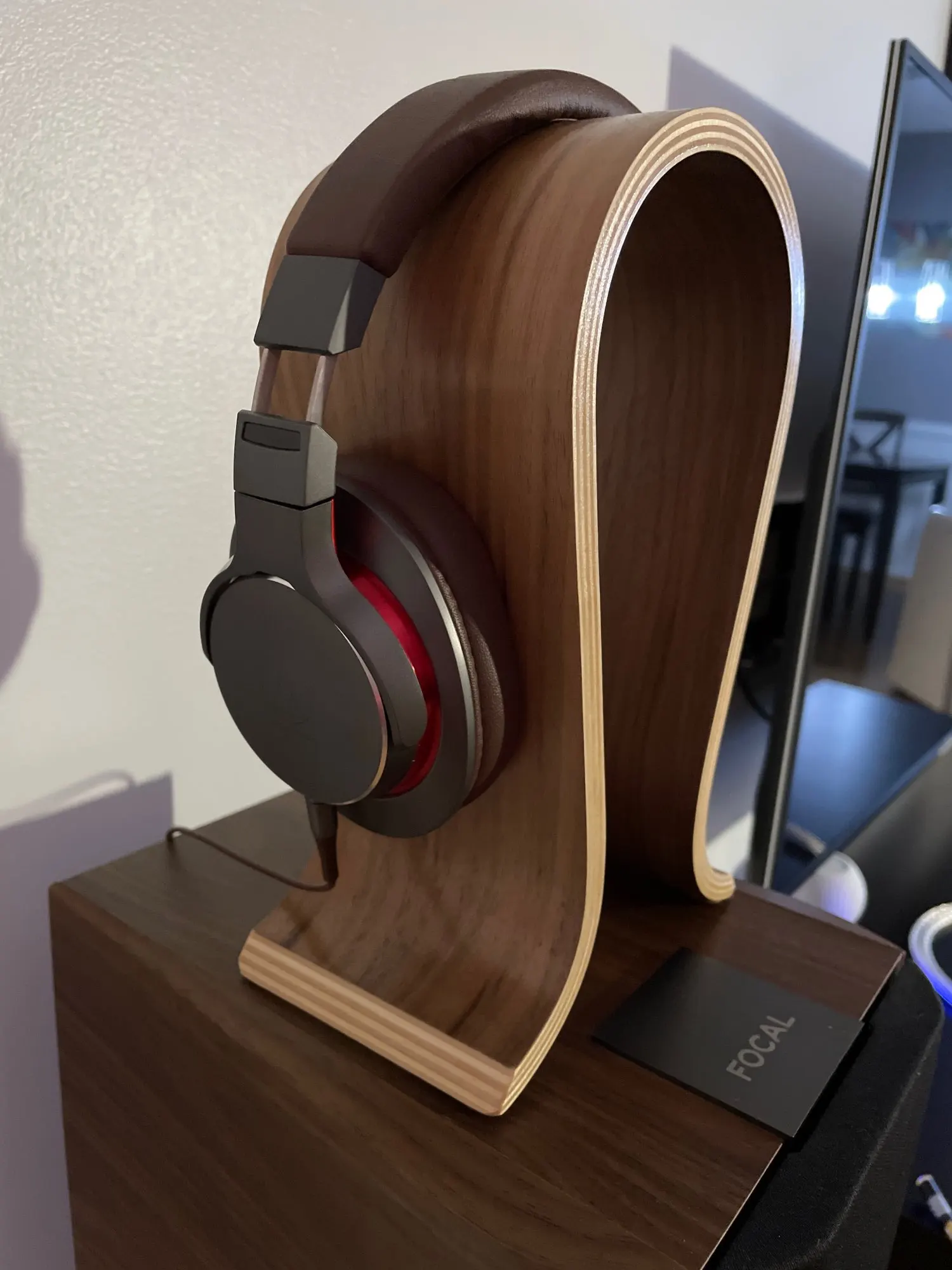 Wooden Headphone Stand U Shape Headphone Holder Classic Walnut Finish  Headset Stand Hanger For Home Office Studio Bedroom