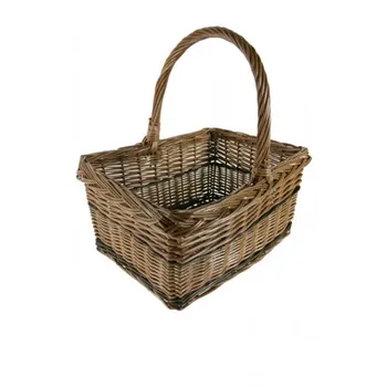 

Wicker basket rectangular with handle. Measurements: 43x41x33 cm.