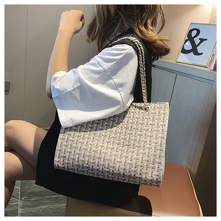 11497864005_1779584881