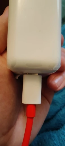 Отзыв о товаре Оригинальный адаптер питания Oneplus Warp Charge 65 Вт, быстрое зарядное устройство стандарта ЕС и США 65 Вт, кабель Type C-Type C One Plus 9 pro 9R 8T 8 nord n100 от пользователя B***r