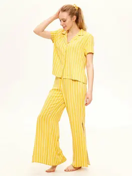 

Slash Detailed Striped Buckled Viscose Pajamas set