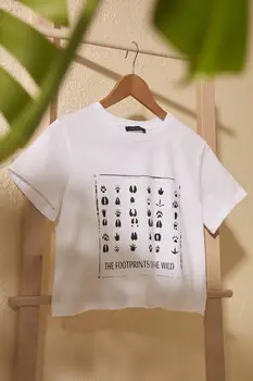 

Trendyol Printed Crop Knitted T-Shirt TWOSS20TS1593