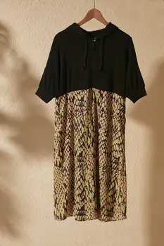 

Trendyol Hooded Dress TWOSS20EL2104