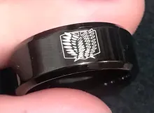 FairLadyHood-anillo de acero inoxidable con alas de la libertad para hombres y mujeres, anillos de dedo con diseño de ataque a Titan, de titanio negro, para aficionados al Anime