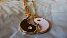 2 unids/set oro plata de aleación de Yin Yang colgante de pieza de rompecabezas collar joyería de cumpleaños Regalos para pareja o mejores amigos Unisex