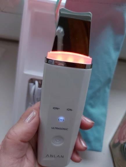 Отзыв о товаре ANLAN Ультразвуковой скрабер скруббер, ионная лопатка для чистки лица, пилинг, лифтинг для лица, удаление угрей, терапия красным светом для удаления черных точек blackhead remover узи чистка ультразвуковая чистка лица от пользователя T***a