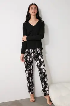

Trendyol Printed Knitted Pajamas Set THMAW21PT0729