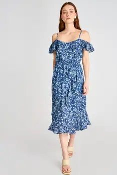 

Trendyol Flower Decorated Dress TWOSS20EL2217