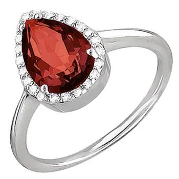 

Esthete ring with garnet and cubic zirconia