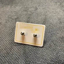 Soporte de exhibición para pendientes, caja de embalaje de cartas con logotipo personalizado, Color marrón, blanco y negro, de papel Kraft, 4 tamaños, 100 Uds.