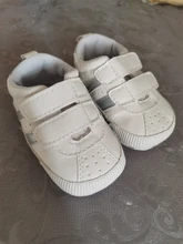 Zapatos de cuna de piel sintética para bebé recién nacido, zapatillas de deporte para niño y niña